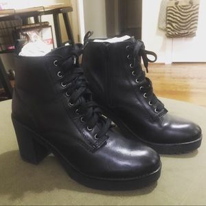 Steve Madden Mackelle Combat Boot
